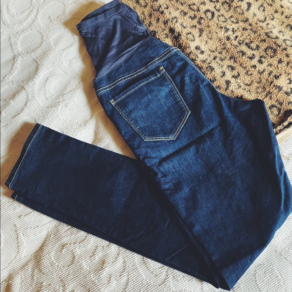 Old Navy maternity skinny jeans.